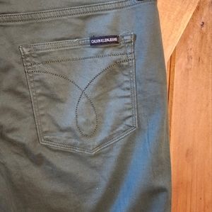 Calvin Klein business casual jeans in a beautiful neutral green. SIZE 10.